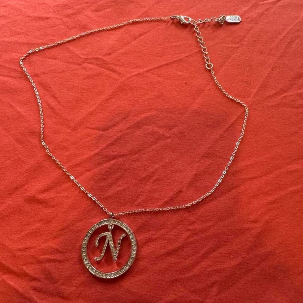 Vintage y2k JLo by Jennifer Lopez Silver toned necklace with letter N pendant